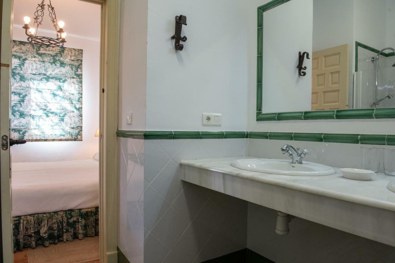 Hacienda El Rosalejo Guest House Villamartin  Exterior photo